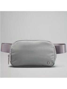LULULEMON everywhere belt bag in silver drop